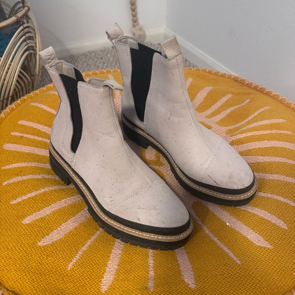 Shoes - Toms Booties